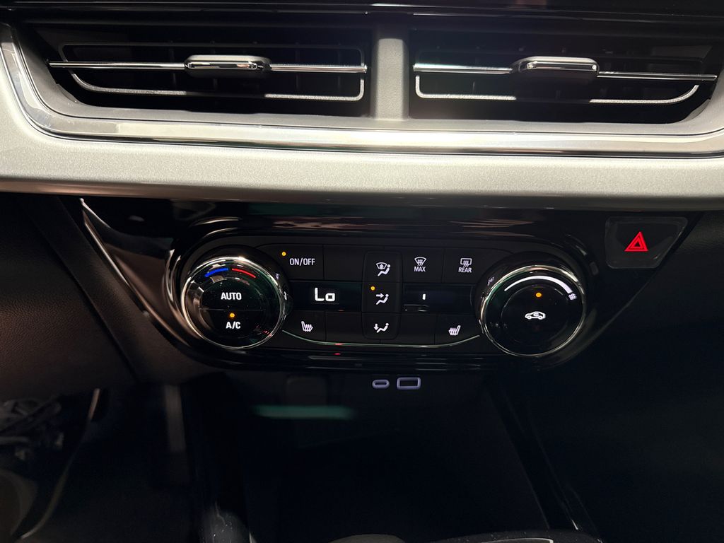 new 2025 Chevrolet Trax car, priced at $24,936