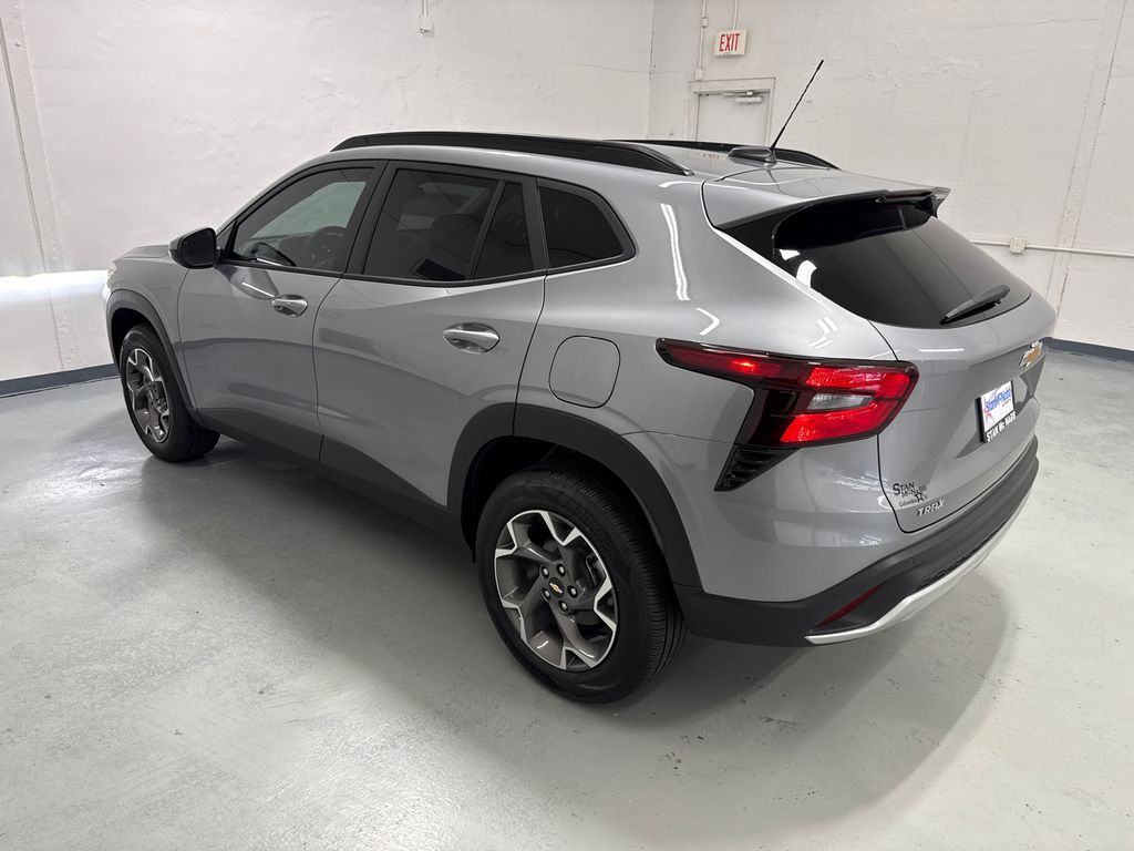 new 2025 Chevrolet Trax car, priced at $24,936