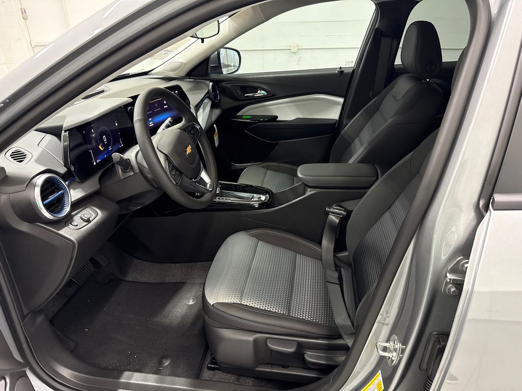 new 2025 Chevrolet Trax car, priced at $24,936