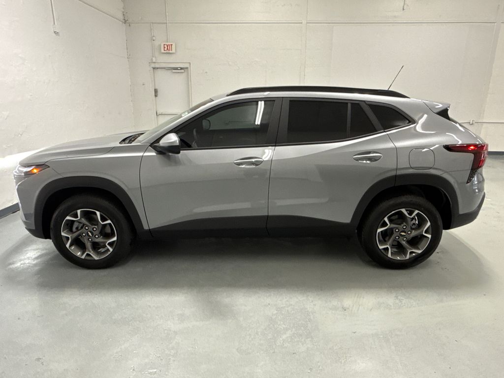 new 2025 Chevrolet Trax car, priced at $24,936