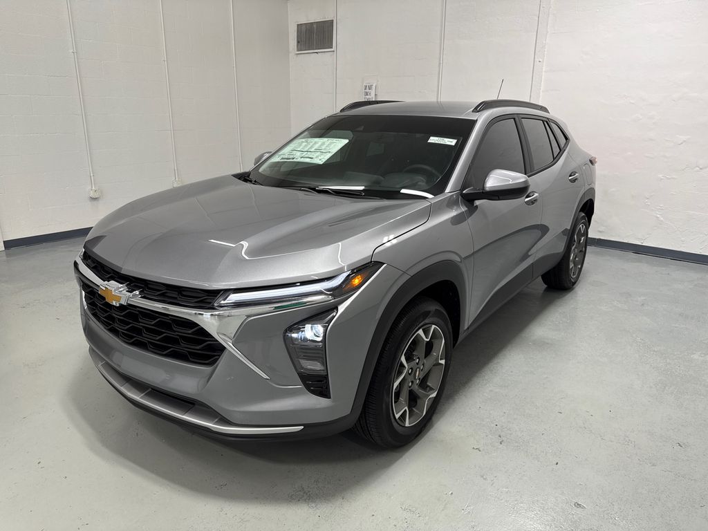 new 2025 Chevrolet Trax car, priced at $24,936