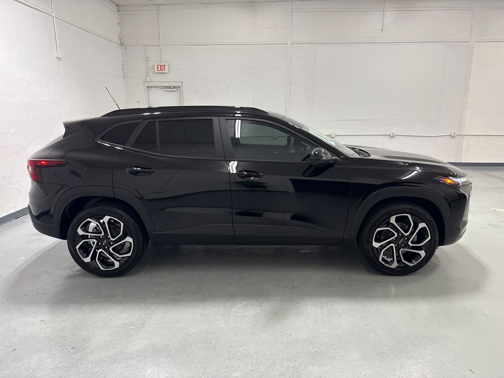 new 2025 Chevrolet Trax car, priced at $26,958