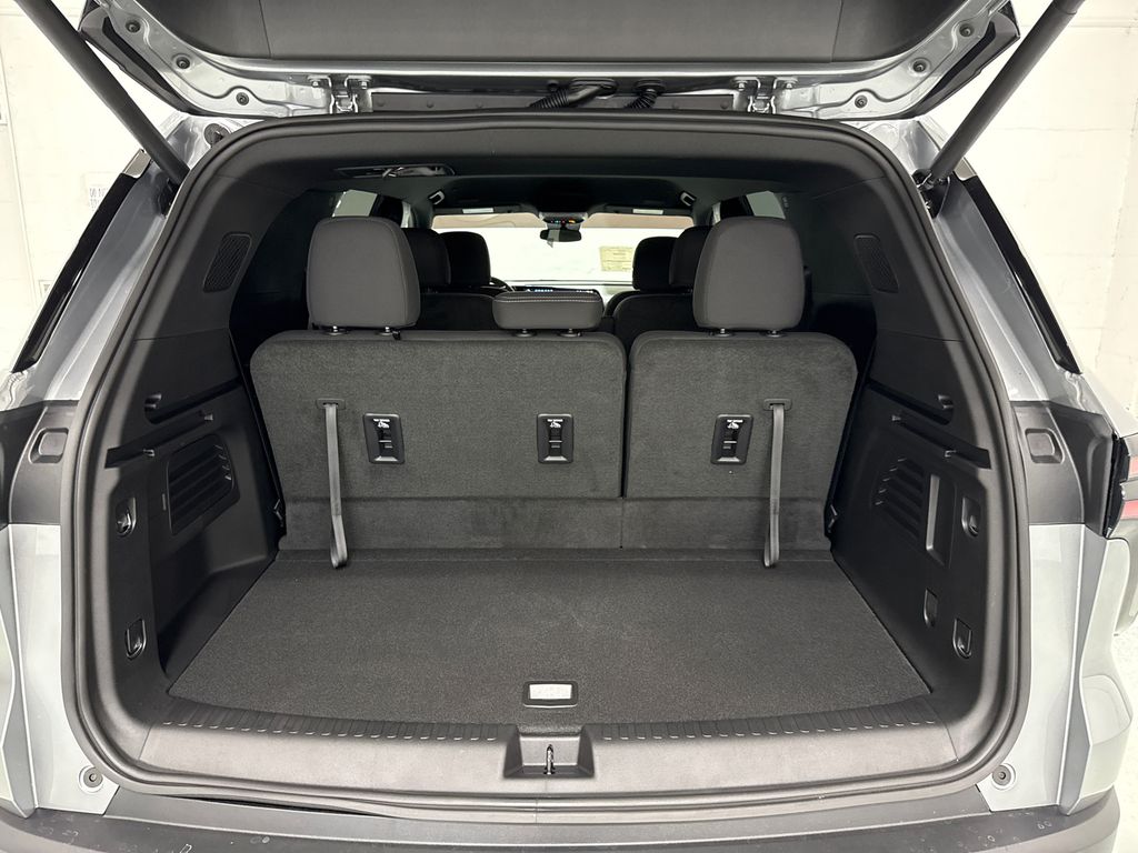 new 2026 Chevrolet Traverse car, priced at $41,720