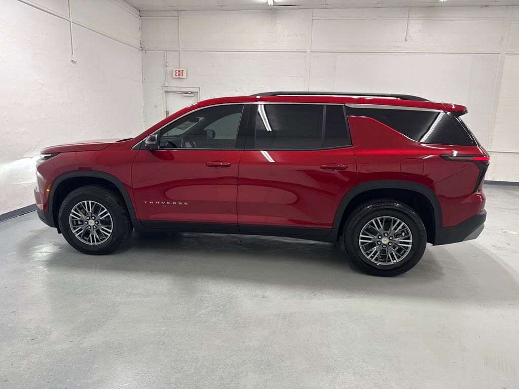 new 2026 Chevrolet Traverse car, priced at $43,215