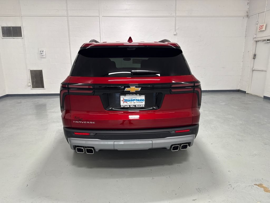 new 2026 Chevrolet Traverse car, priced at $43,215