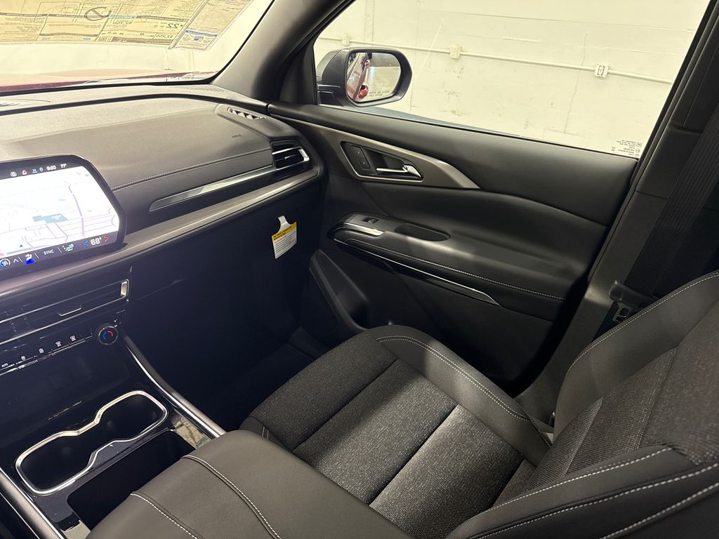 new 2026 Chevrolet Traverse car, priced at $43,215