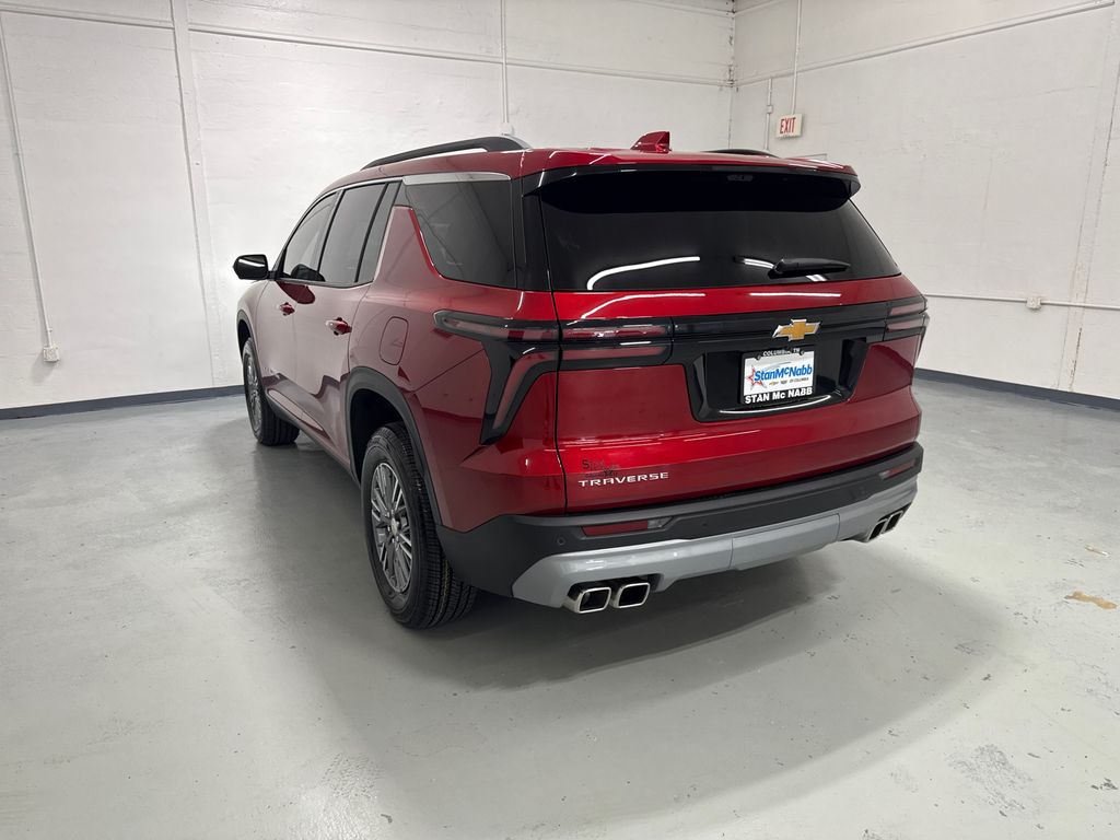 new 2026 Chevrolet Traverse car, priced at $43,215