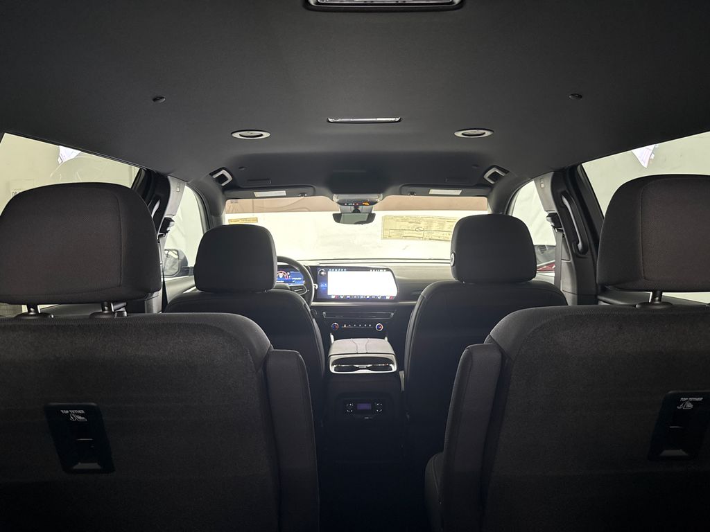 new 2026 Chevrolet Traverse car, priced at $43,215