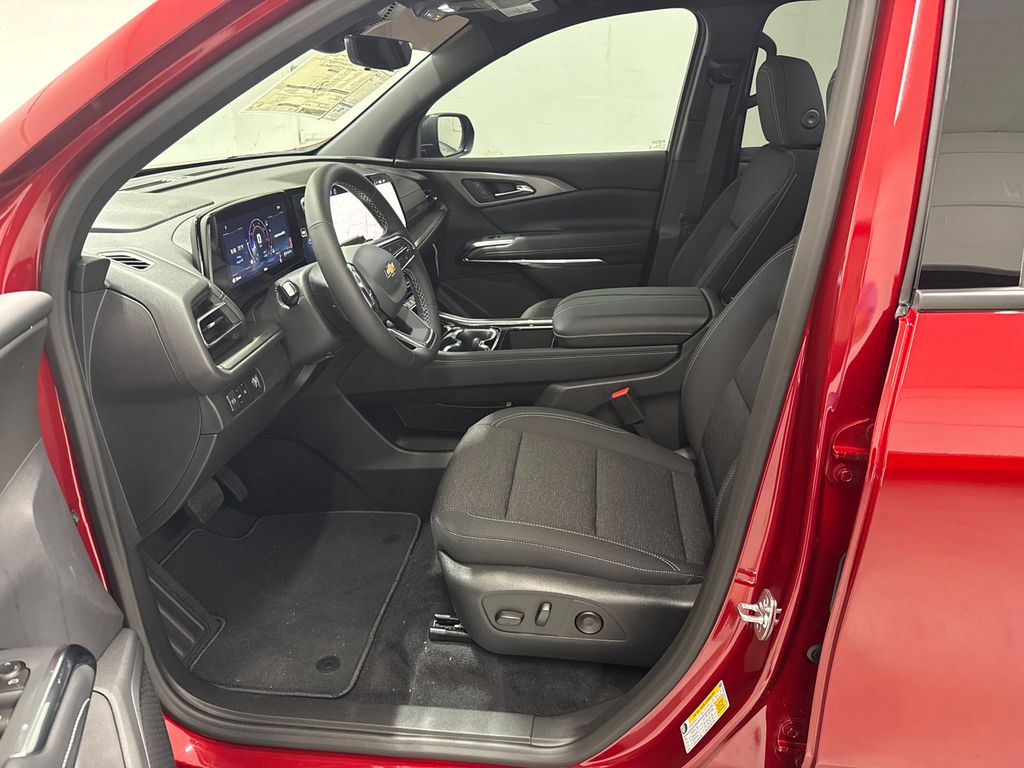 new 2026 Chevrolet Traverse car, priced at $43,215