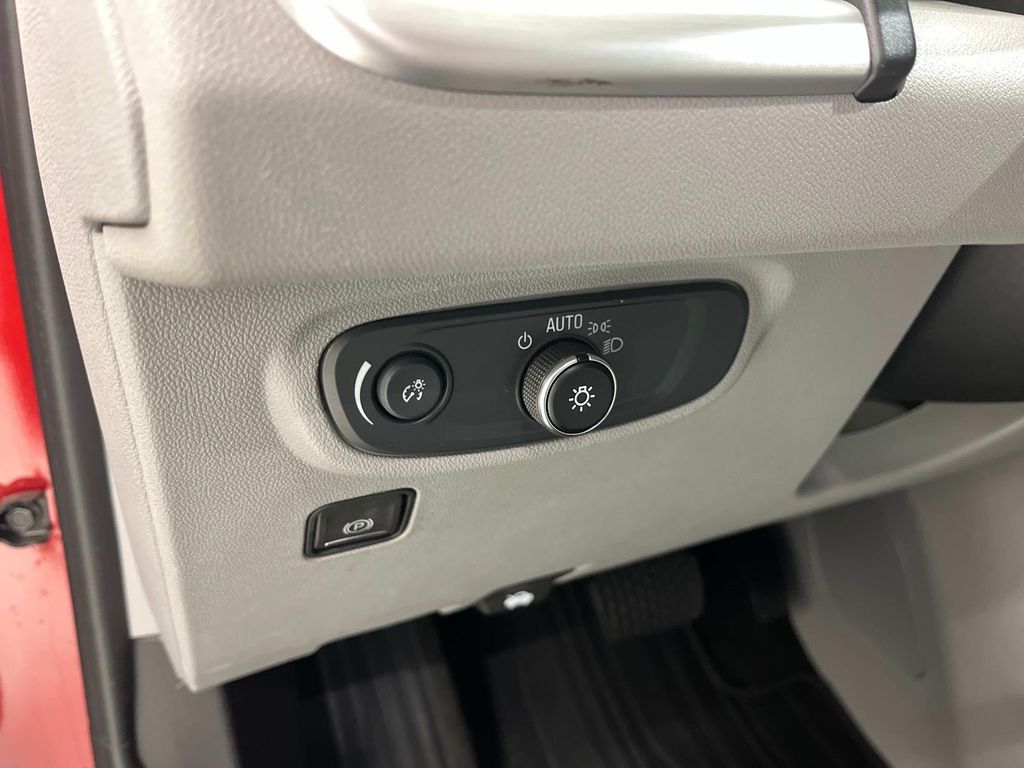 used 2024 GMC Terrain car, priced at $25,989