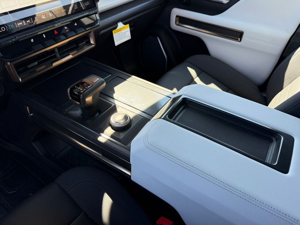 new 2024 GMC Hummer EV SUV car