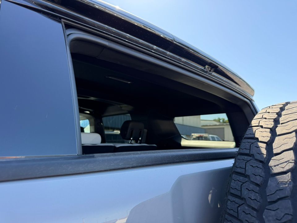 new 2024 GMC Hummer EV SUV car