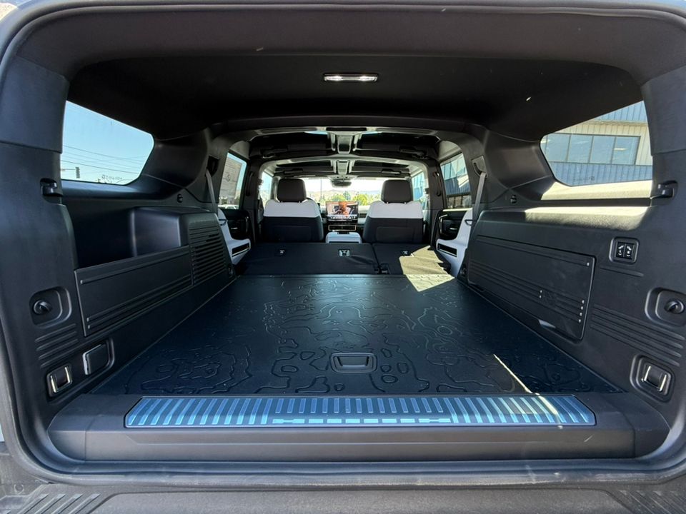new 2024 GMC Hummer EV SUV car