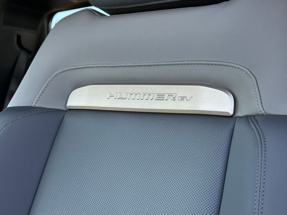 new 2025 GMC Hummer EV Pickup car