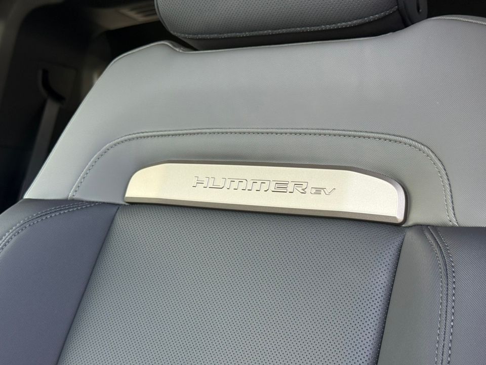 new 2025 GMC Hummer EV SUV car