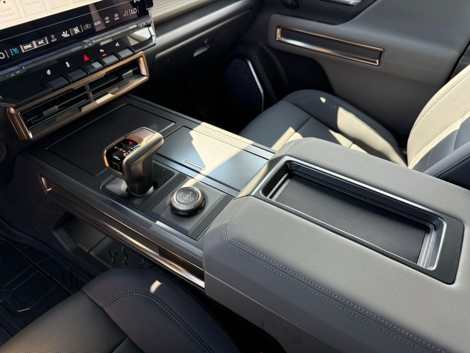 new 2025 GMC Hummer EV SUV car