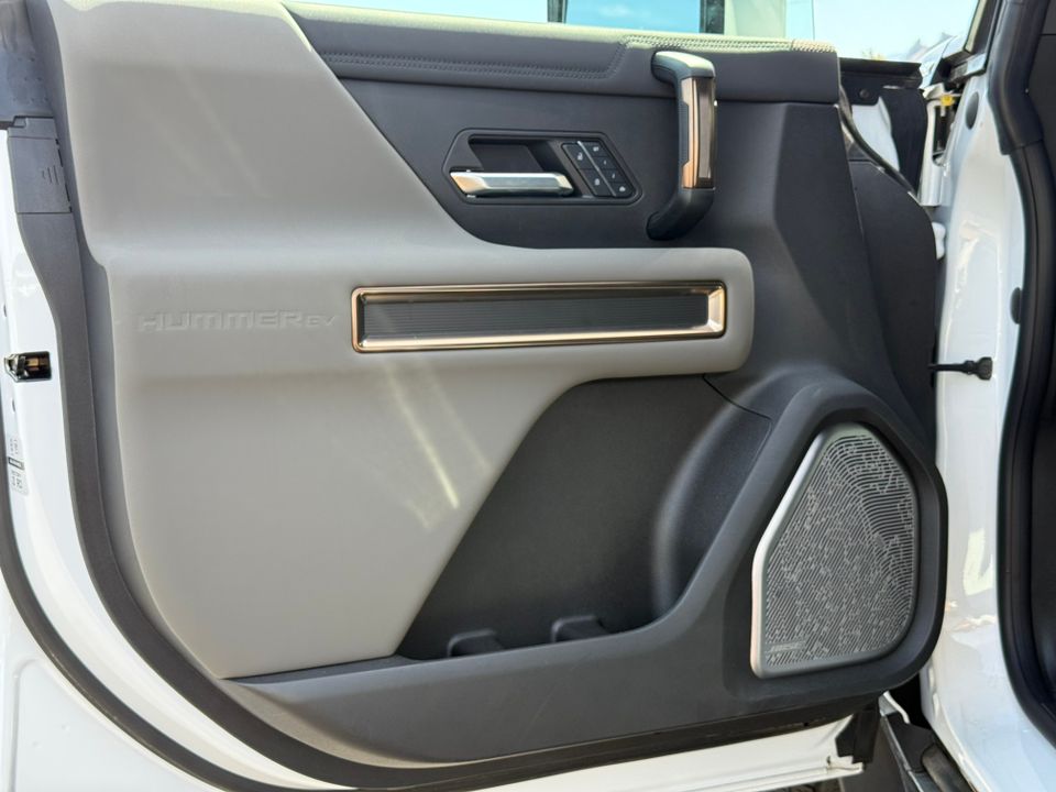new 2025 GMC Hummer EV SUV car