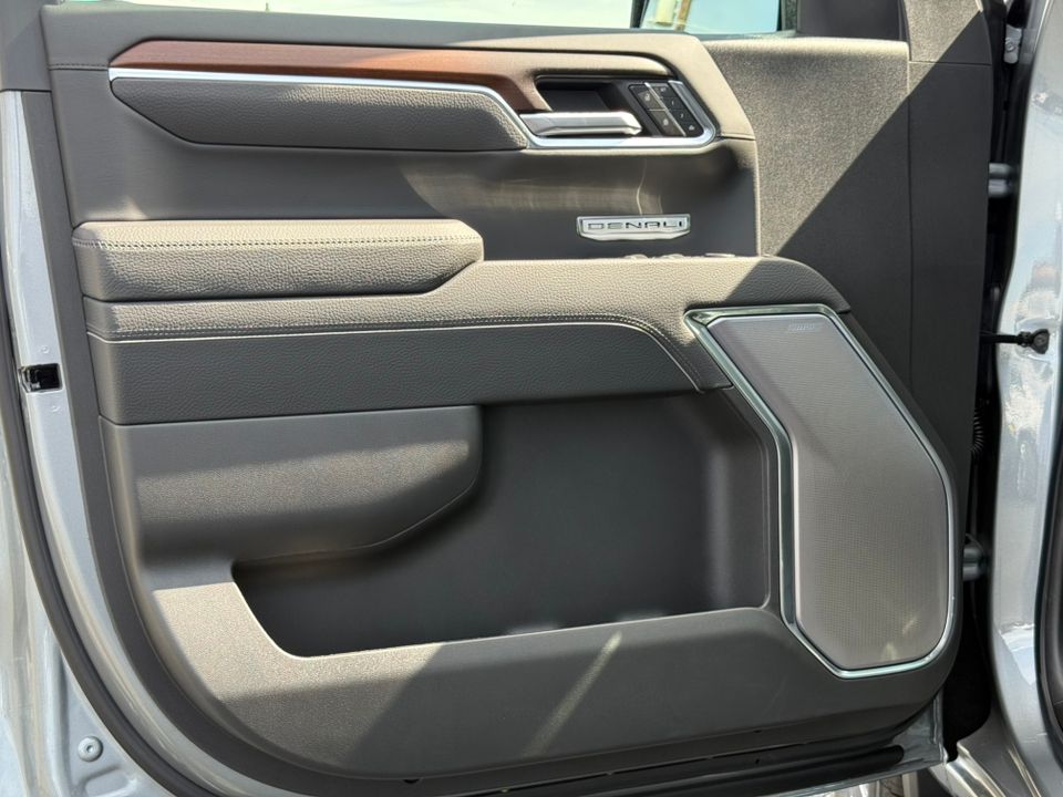 new 2025 GMC Sierra car