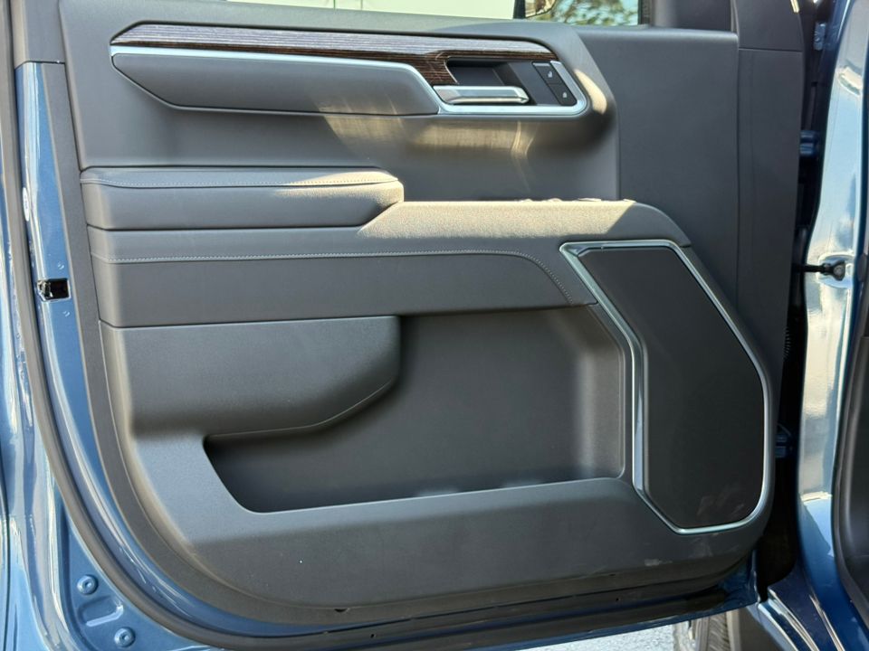 new 2025 GMC Sierra car